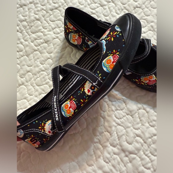 NWOT Women’s Skechers Sugar Skull Mary Jane Shoes Size 6 - Picture 4 of 8